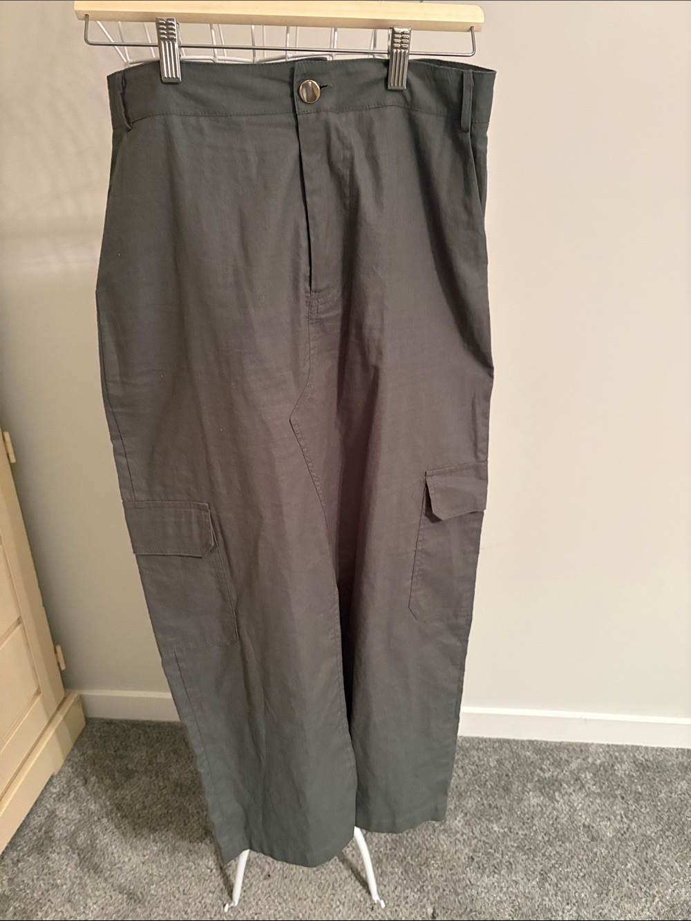 paper doll olive Maxi Skirt with Cargo Pockets